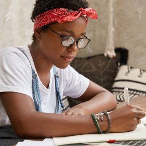 Accompagnement Préparation aux Examens en Anglais, Français et Arabe : Maximisez Votre Réussite Linguistique