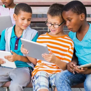 English Holiday Club : Vacances Ludiques avec Cours d'Anglais pour Enfants 5-16 ans